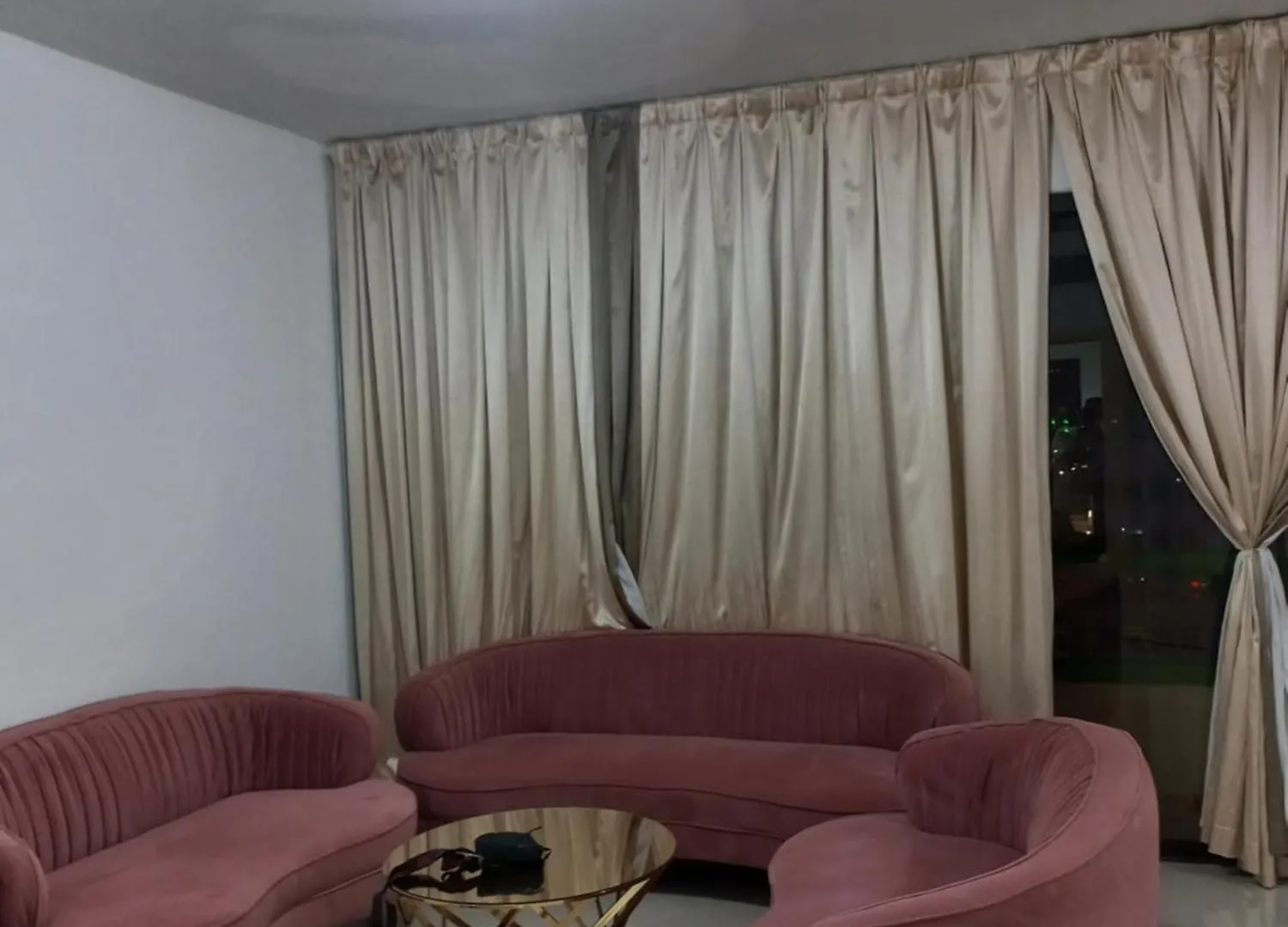 Homestay Dos #Family Room Away Fr0M Home Abu Dhabi United Arab Emirates